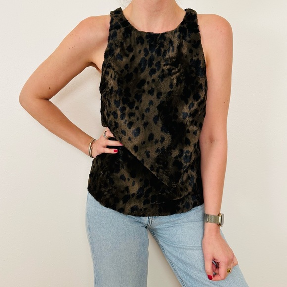 New Trina Turk Faux Fur Animal Leopard Print Sleeveless Blouse Top $268 - Picture 2 of 9